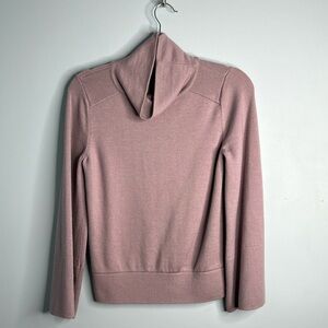 Lululemon city treck turtleneck